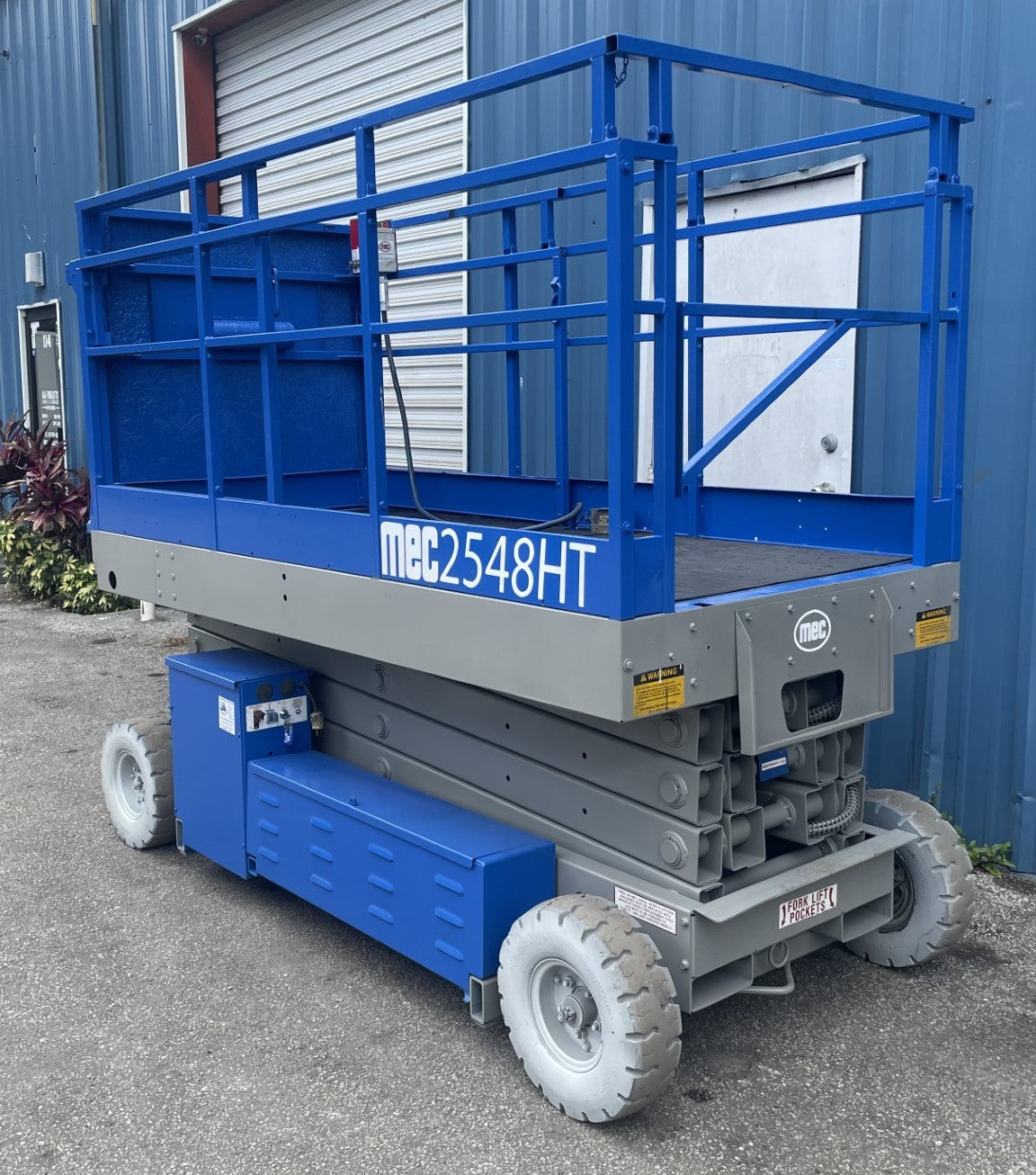 MEC Hite-Master 2548 25'H Electric Scissor Lift NEW BATTERIES