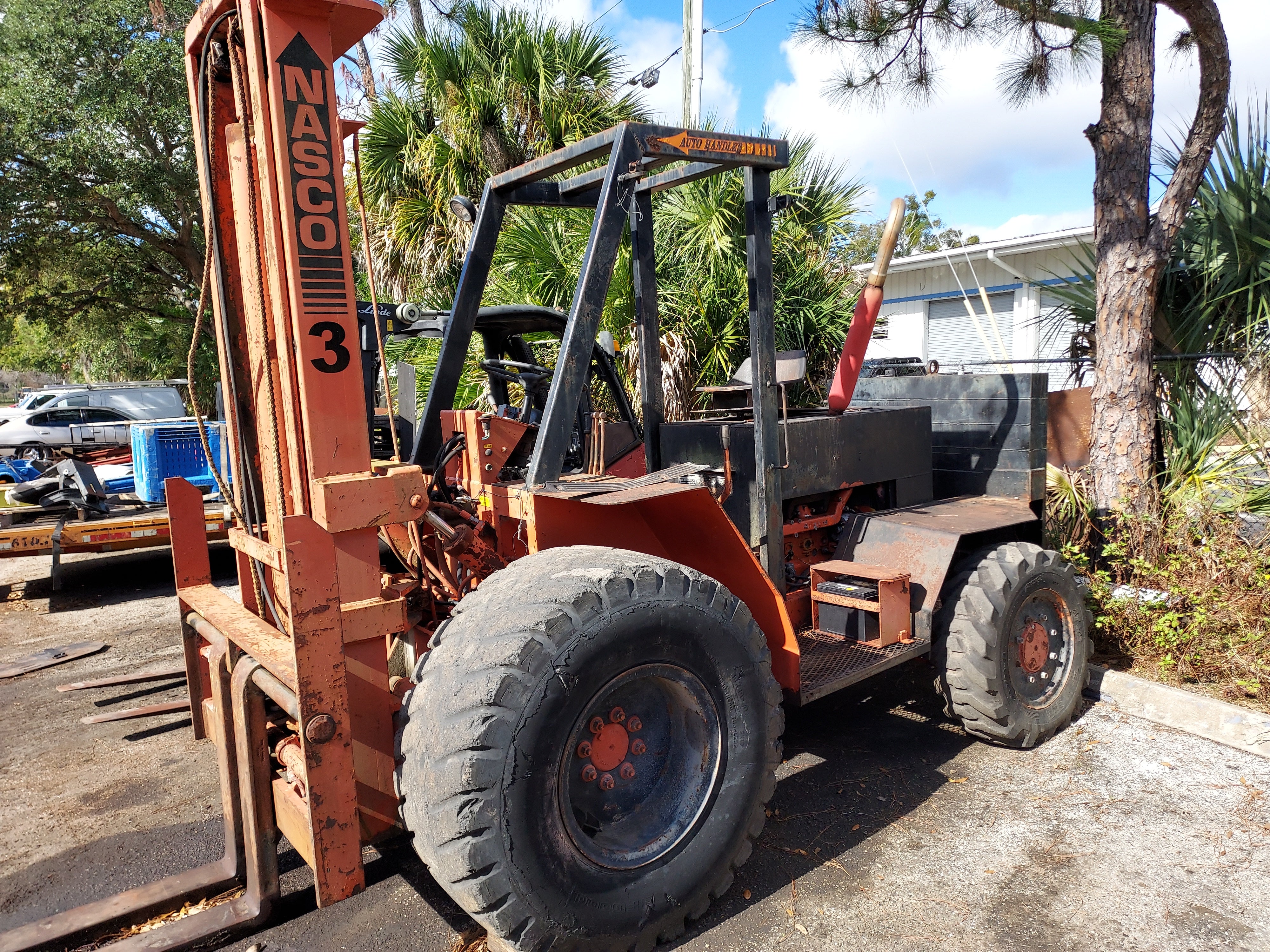 Nasco DM4WT10L2 10,000 lb. Rough-Terrain Forklift w/ Sideshift & Fork Positioner