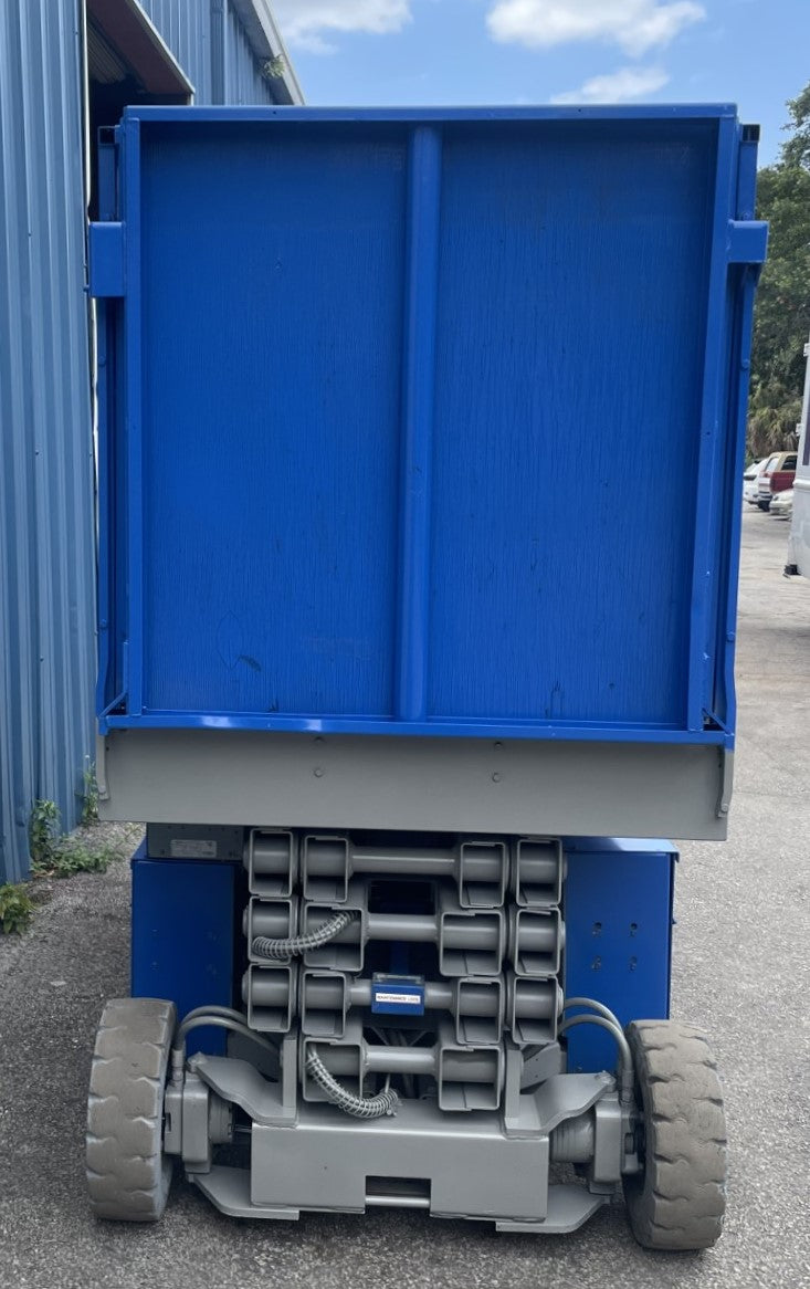 MEC Hite-Master 2548 25'H Electric Scissor Lift NEW BATTERIES