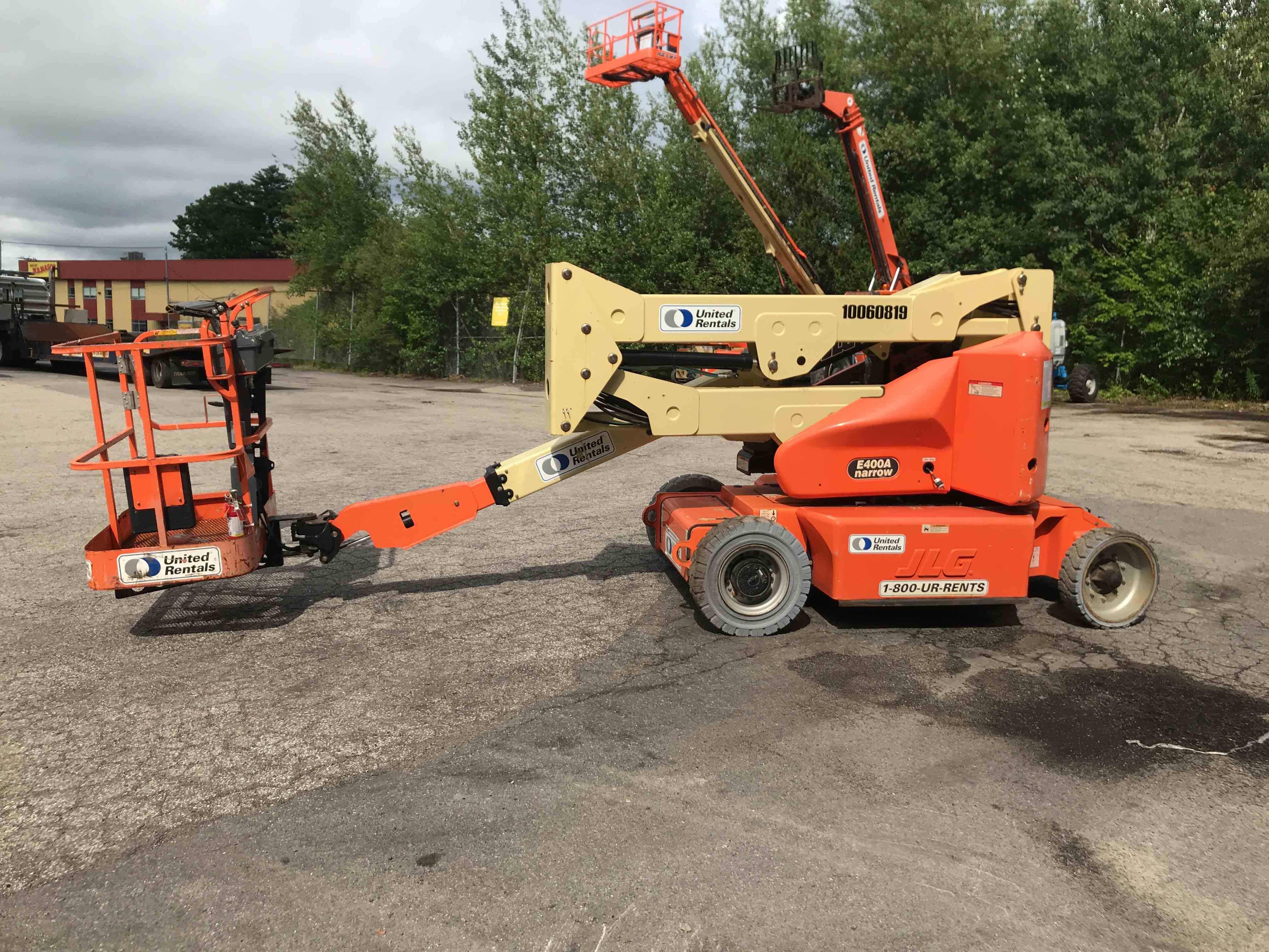 JLG E400AN 40' Articulating Electric Boom Lift Man Aerial Work Platform NEW BATTERIES