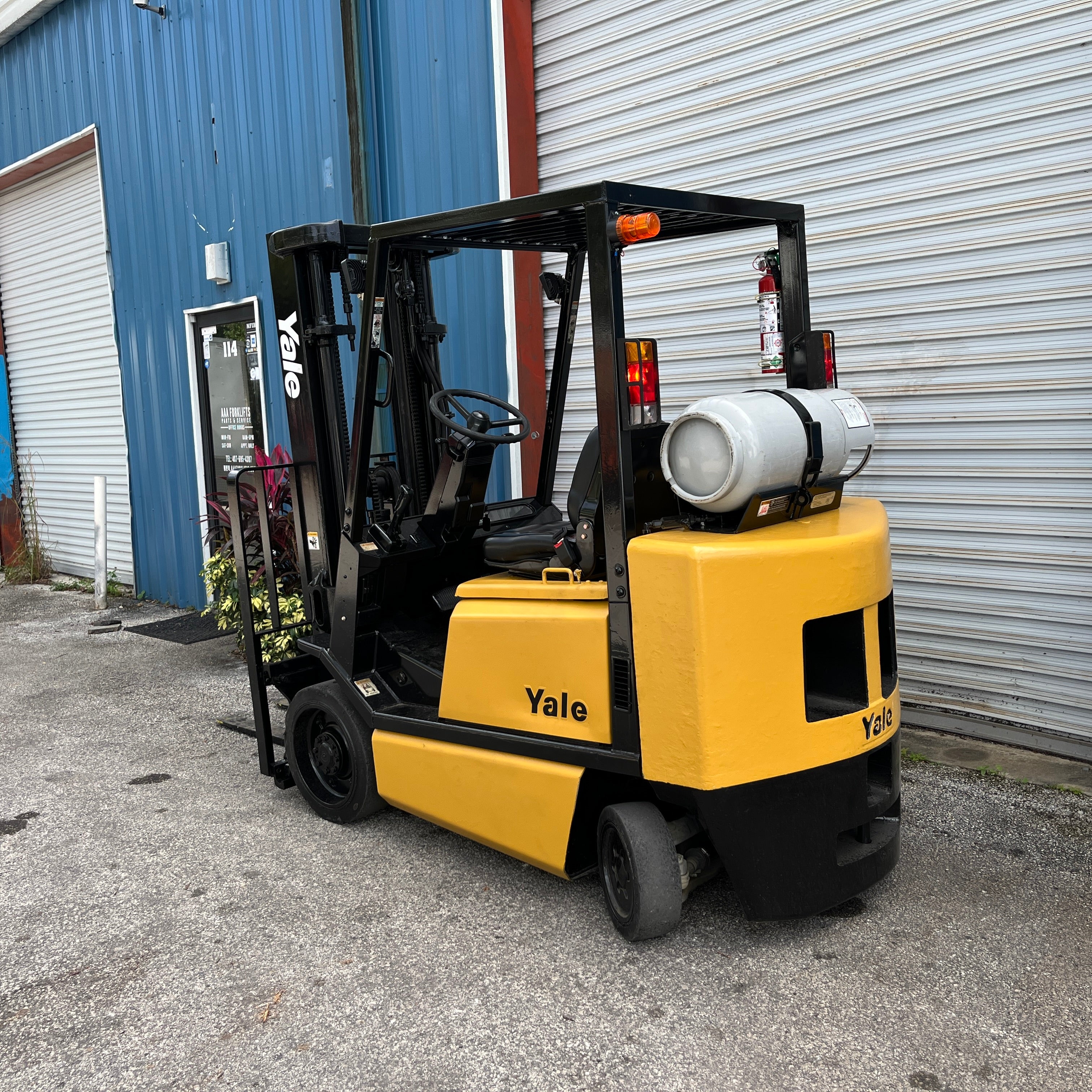 Yale GLC050RF 5000 lb. LPG Forklift w/ Sideshift & Cushion Tires 194"H