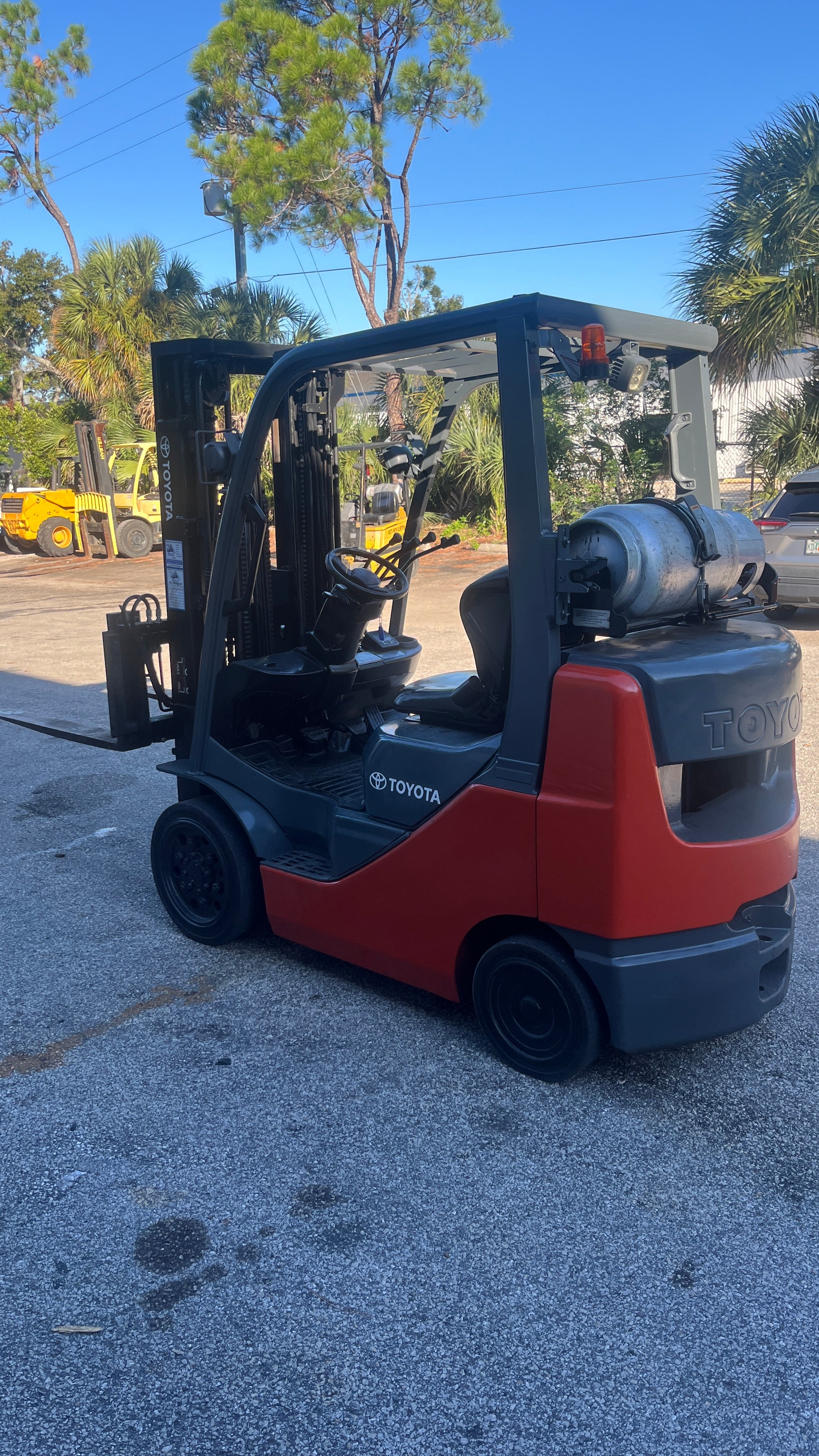 2015 Toyota 8FGCU25 LPG 5000 lb. Forklift w/ Sideshift & Fork Positioner