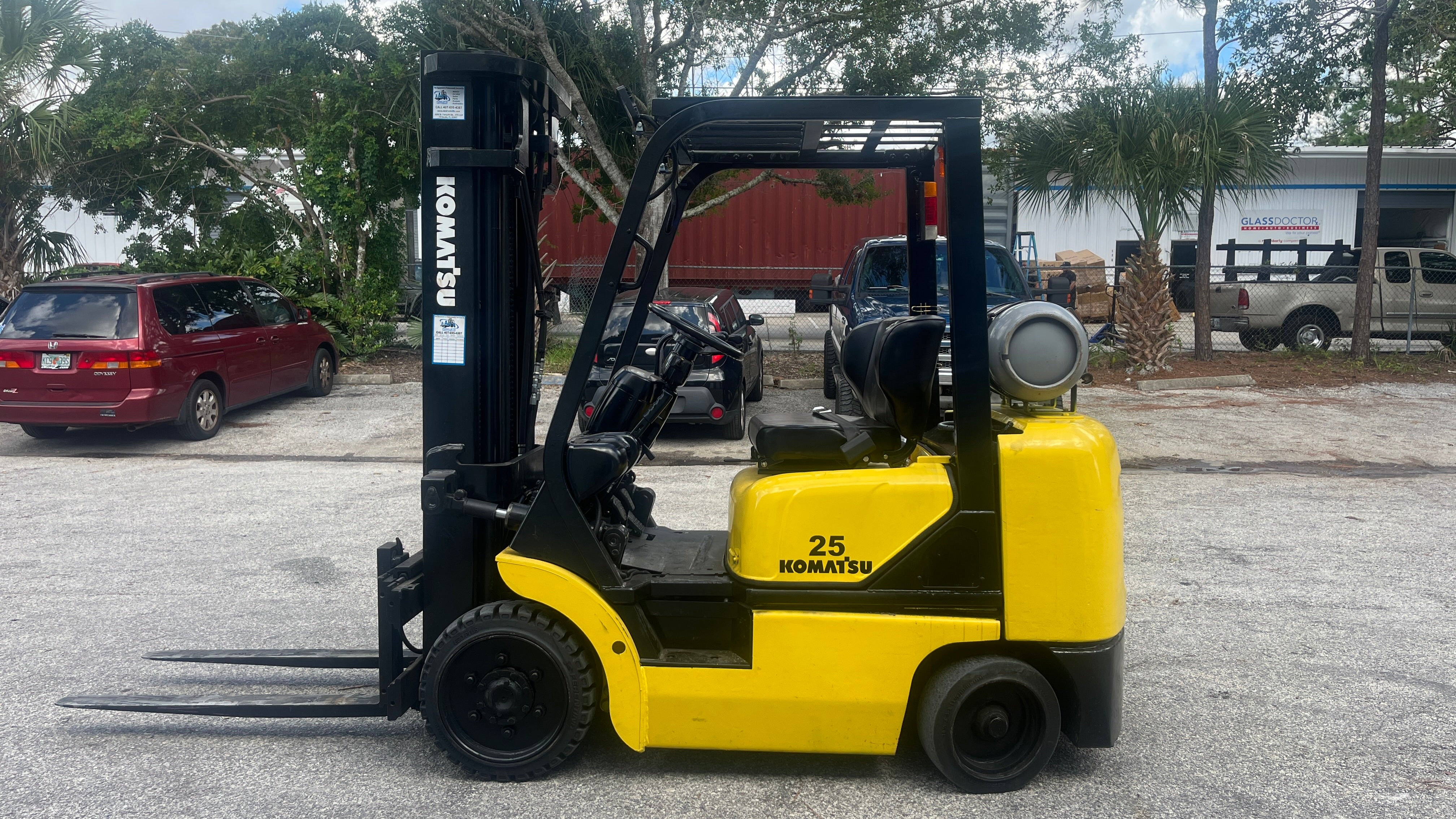 Komatsu FG25ST-12 5000 lb. LPG Forklift w/ Sideshift 188"H