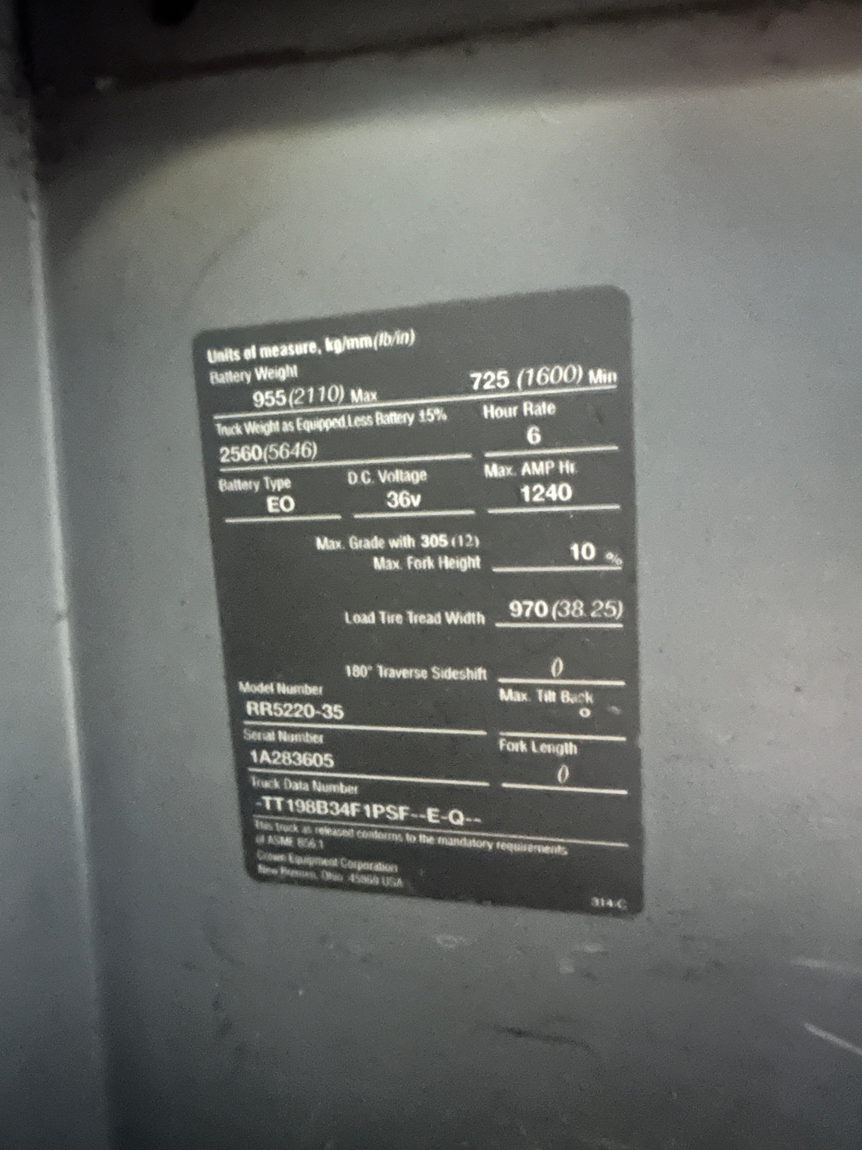 Crown RR5220-35 3500 lb. Electric Reach Forklift w/ Sideshift NEW BATTERY