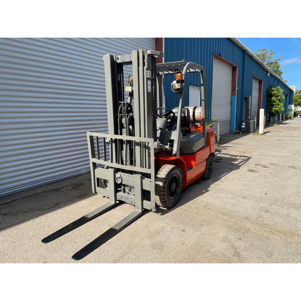 Heli CPYD - TY5 5000 lb. LPG Propane Forklift w/ Sideshift & Solid Pneumatic Tires 185’ - Forklifts