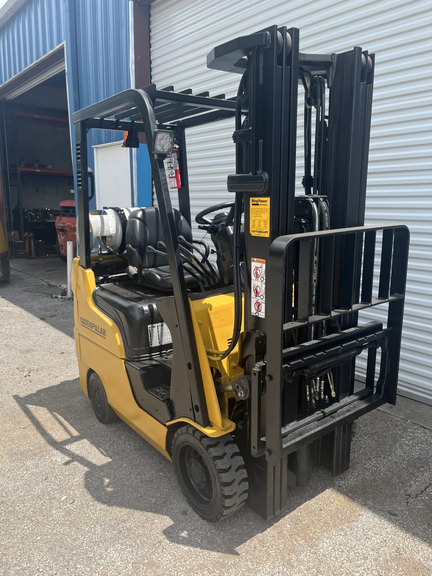 2011 Caterpillar 2C3500 3500 lb. LPG Forklift w/ Sideshift & Fork Positioner 187"H