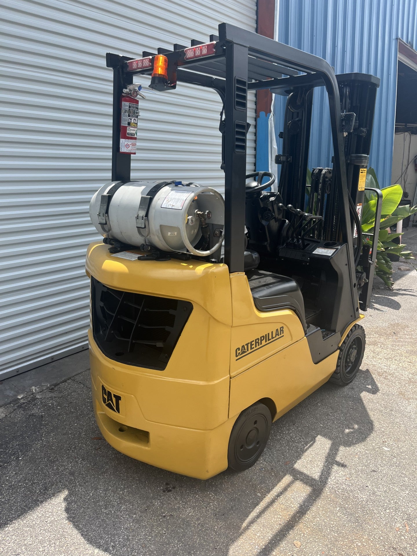 2011 Caterpillar 2C3500 3500 lb. LPG Forklift w/ Sideshift & Fork Positioner 187"H