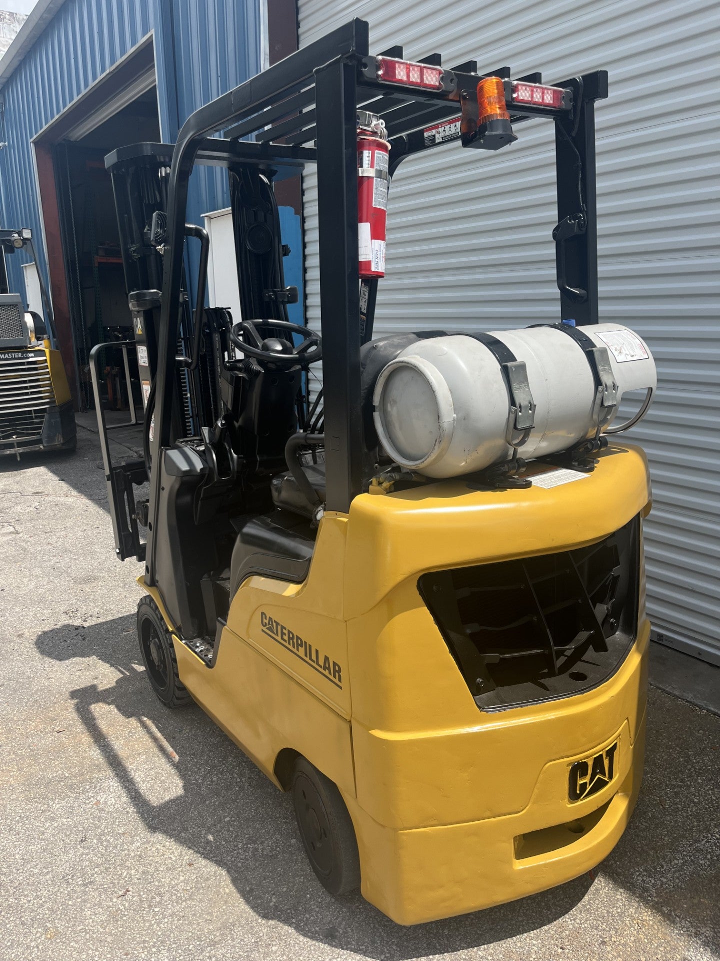 2011 Caterpillar 2C3500 3500 lb. LPG Forklift w/ Sideshift & Fork Positioner 187"H