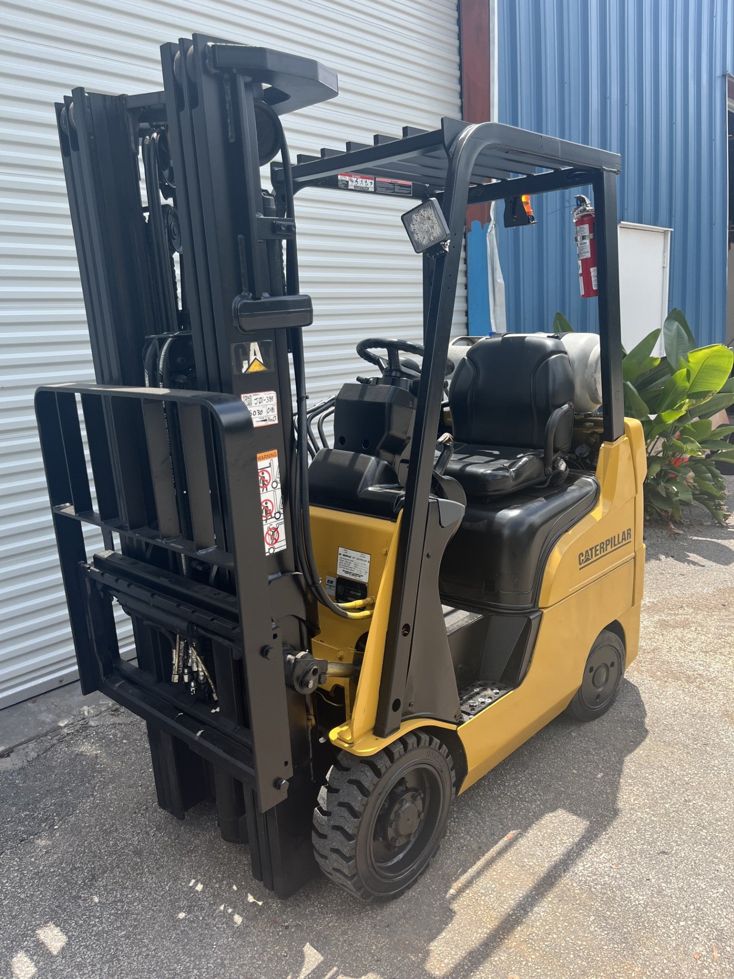 2011 Caterpillar 2C3500 3500 lb. LPG Forklift w/ Sideshift & Fork Positioner 187"H