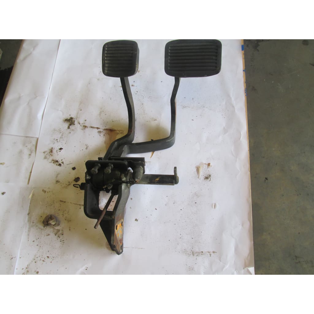 Caterpillar Gas And Brake Pedals - Parts
