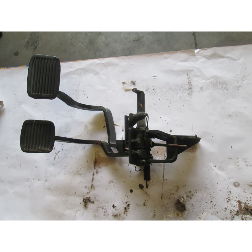 Caterpillar Gas And Brake Pedals - Parts