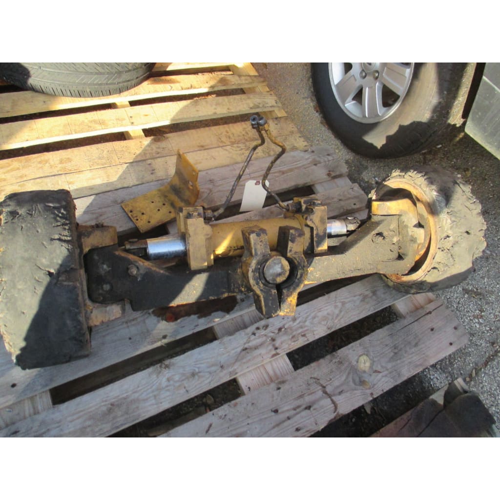 Caterpillar T40D 4000LBS Forklift Rear Steering Axle Shaft w/ Wheels Cat - Parts