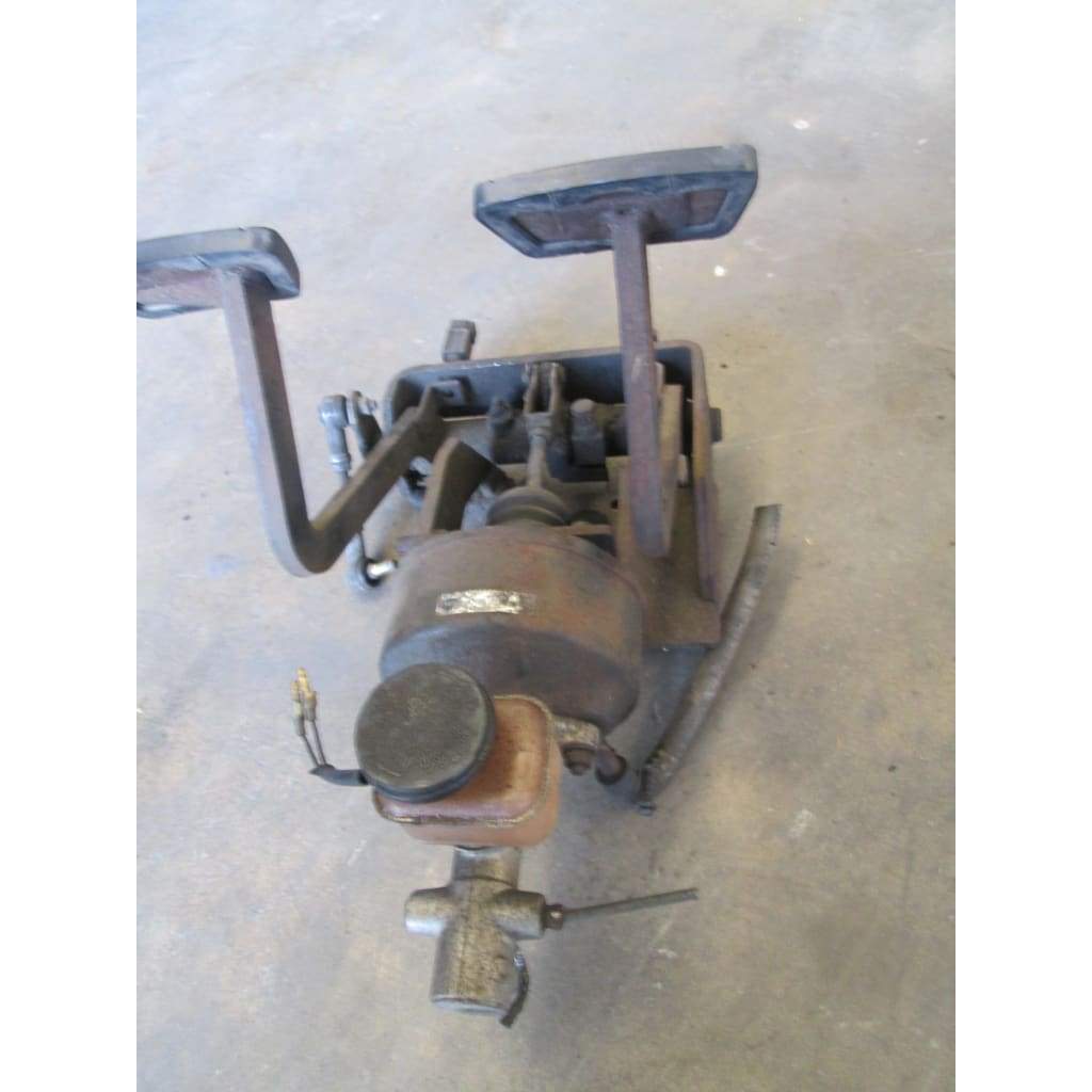 Nissan Gas Brake Pedals - Parts