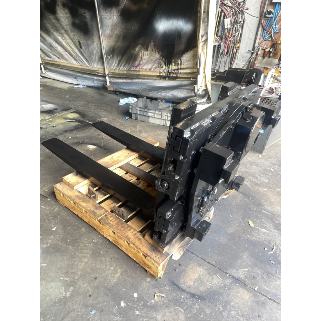 REFURBISHED Rightline RF50C Rotating Fork Positioner Clamp Attachment Class 3 - Attachments