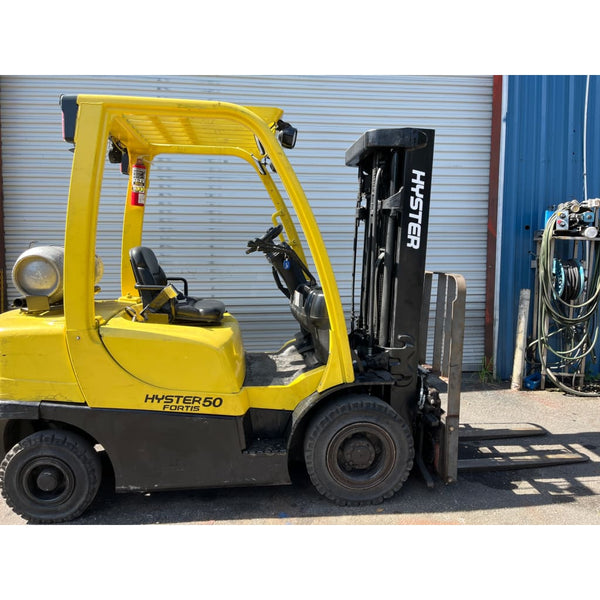 2014 Hyster H50FT 5000 lb. LPG Forklift w/ Sideshifting Fork Positioner & Solid Pneumatic Tires 189H - Forklifts