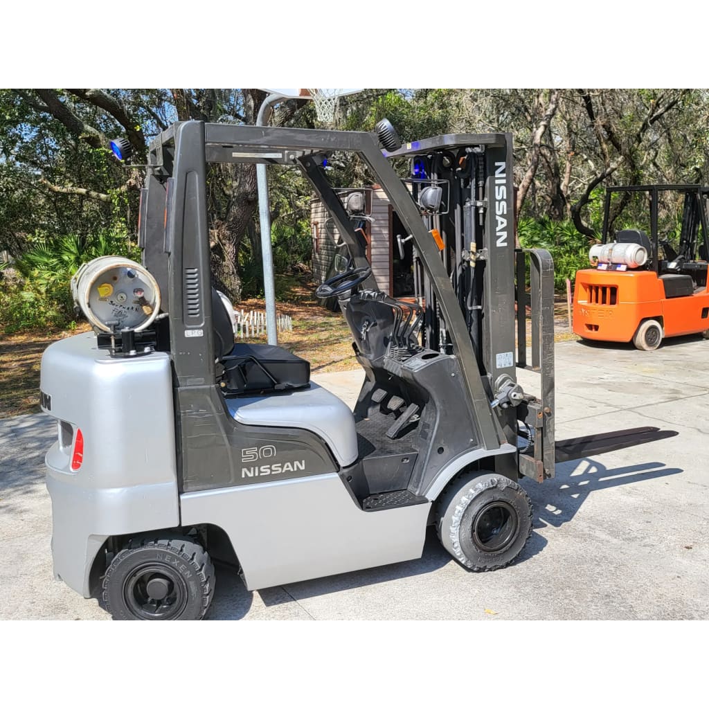 2006 Nissan MAP1F2A25LV 5000 lb. LPG Forklift w/ Sideshift 236’ Quad Mast - Forklifts