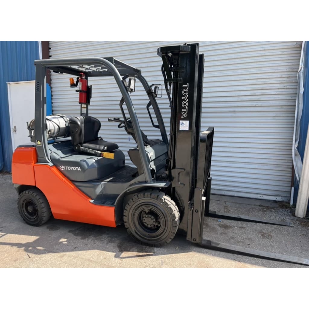 2007 Toyota 8FGU25 LPG 5000 lb. Forklift w/ Sideshift Solid Pneumatic Tires 189’H - Forklifts