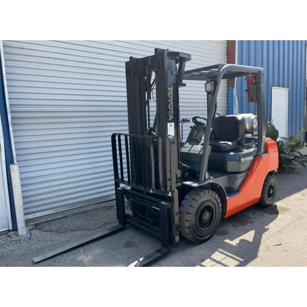 2007 Toyota 8FGU25 LPG 5000 lb. Forklift w/ Sideshift Solid Pneumatic Tires 189’H - Forklifts