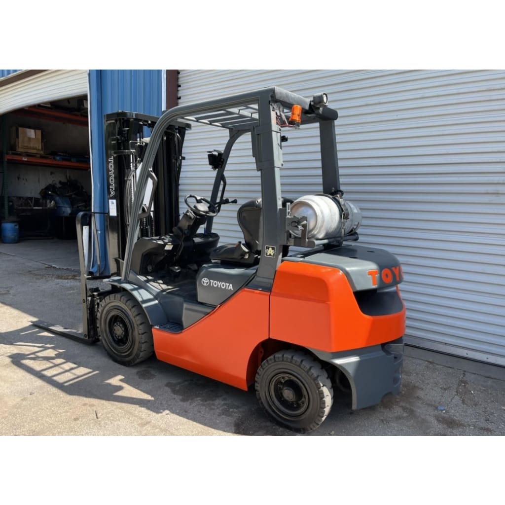 2007 Toyota 8FGU25 LPG 5000 lb. Forklift w/ Sideshift Solid Pneumatic Tires 189’H - Forklifts