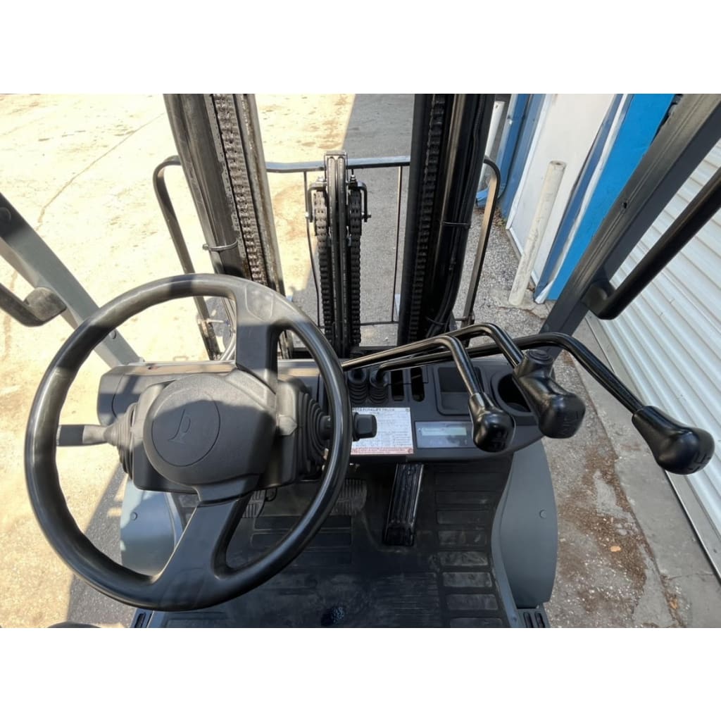 2007 Toyota 8FGU25 LPG 5000 lb. Forklift w/ Sideshift Solid Pneumatic Tires 189’H - Forklifts