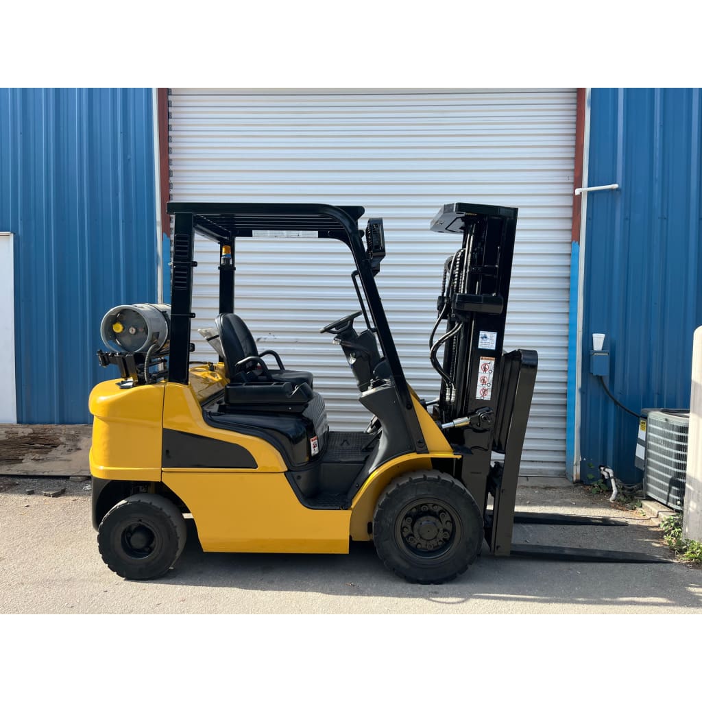 2009 Caterpillar P5000 5000 lb. LPG Forklift w/ Sideshift & Solid Pneumatic Tires 188’H - Forklifts