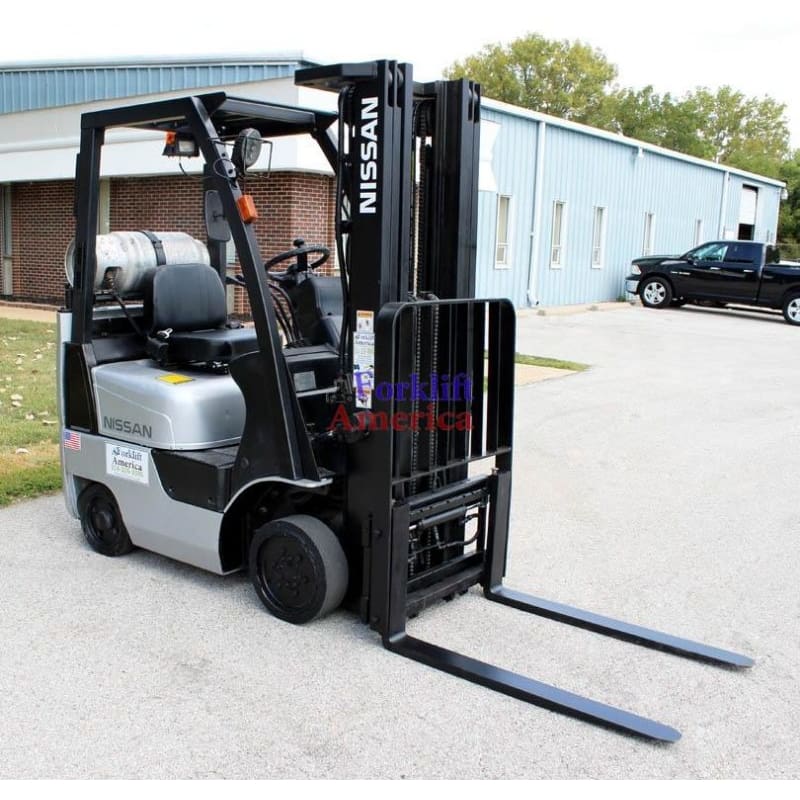 Nissan MCPL01A15LV 3000 lb. LPG Forklift w/ Sideshift 187H - Forklifts