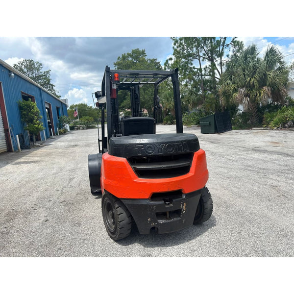 2015 Toyota 8FD35U 8000 lb. Diesel Forklift w/ Sideshift & Solid Pneumatic Tires 187H - Forklifts