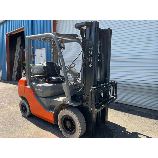 2016 Toyota 8FGU25 LPG/Gas 5000 lb. Forklift w/ Sideshift Solid Pneumatic Tires 189H - Forklifts