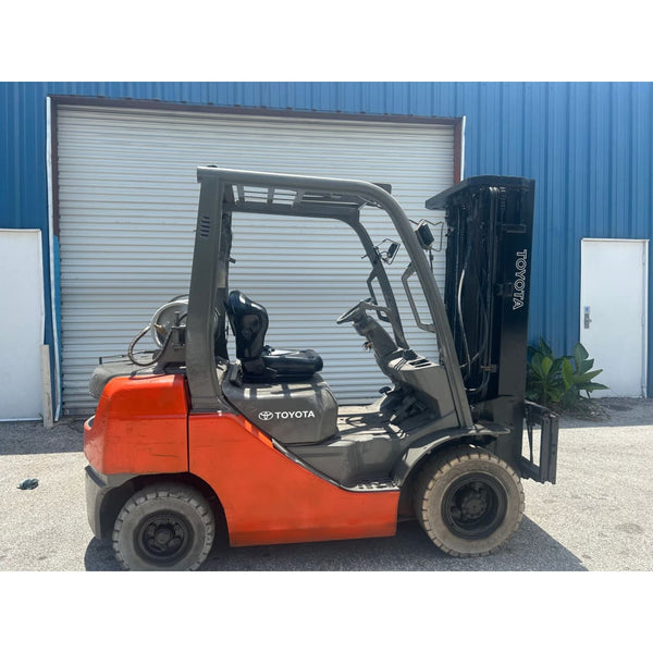 2018 Toyota 8FGU25 LPG 5000 lb. Forklift w/ Sideshift Solid Pneumatic Tires 189H - Forklifts