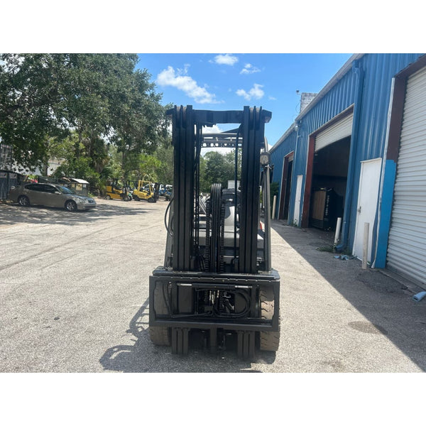 2018 Toyota 8FGU25 LPG 5000 lb. Forklift w/ Sideshift Solid Pneumatic Tires 189H - Forklifts