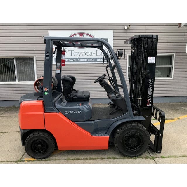 2016 Toyota 8FGU25 LPG/Gas 5000 lb. Forklift w/ Sideshift Solid Pneumatic Tires 189H - Forklifts