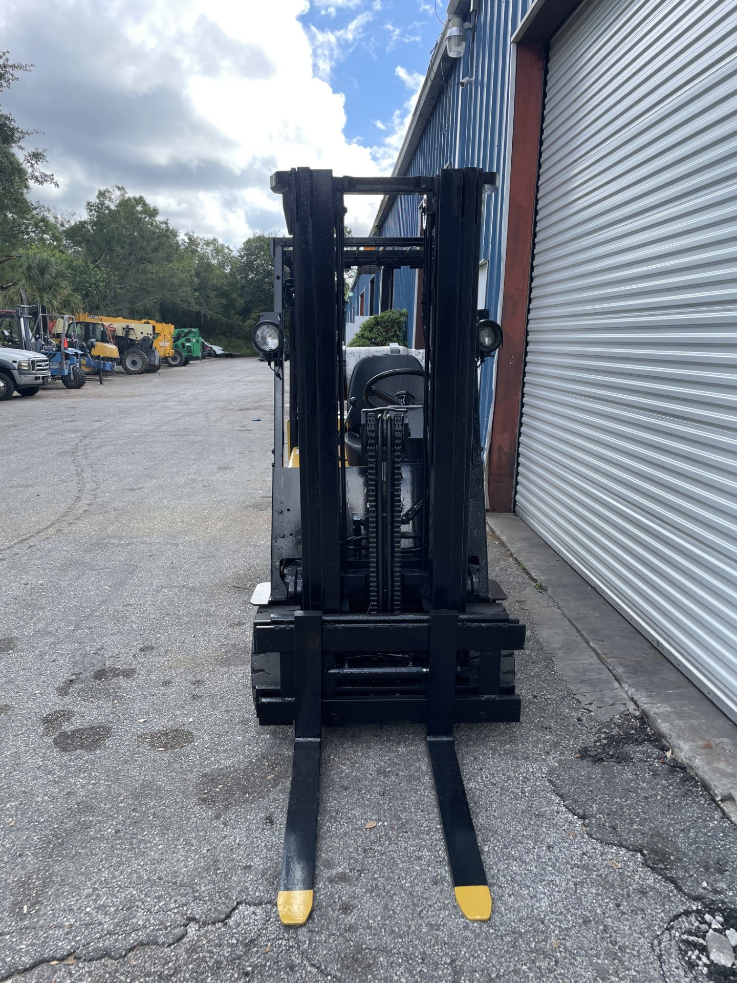 Yale GLC050DE 5000lb LPG Forklift w/ Sideshift 190"H Cushion Tires