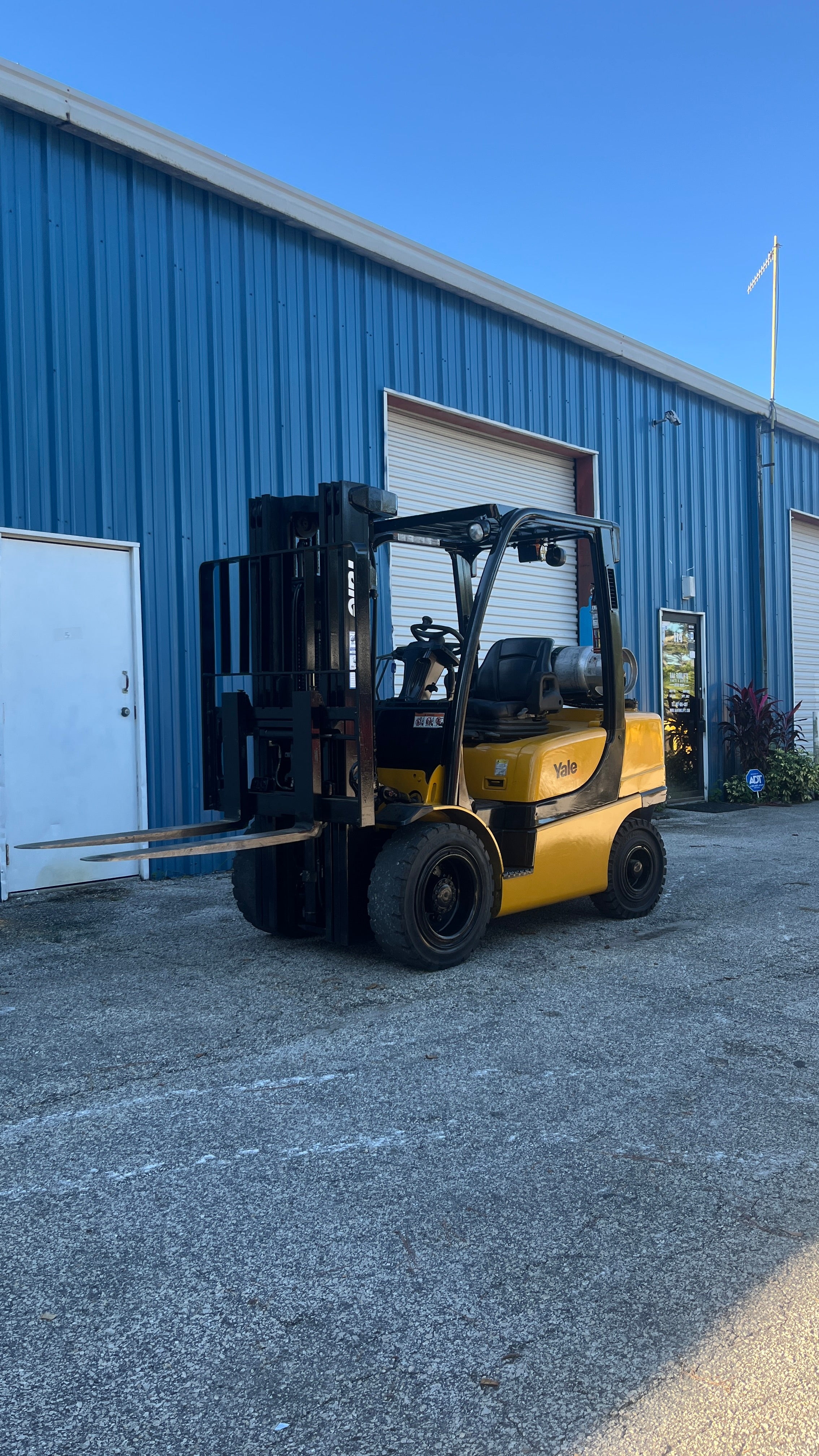 2016 Yale GLP060VX 6000 lb. LPG Forklift w/ Sideshift 189"H