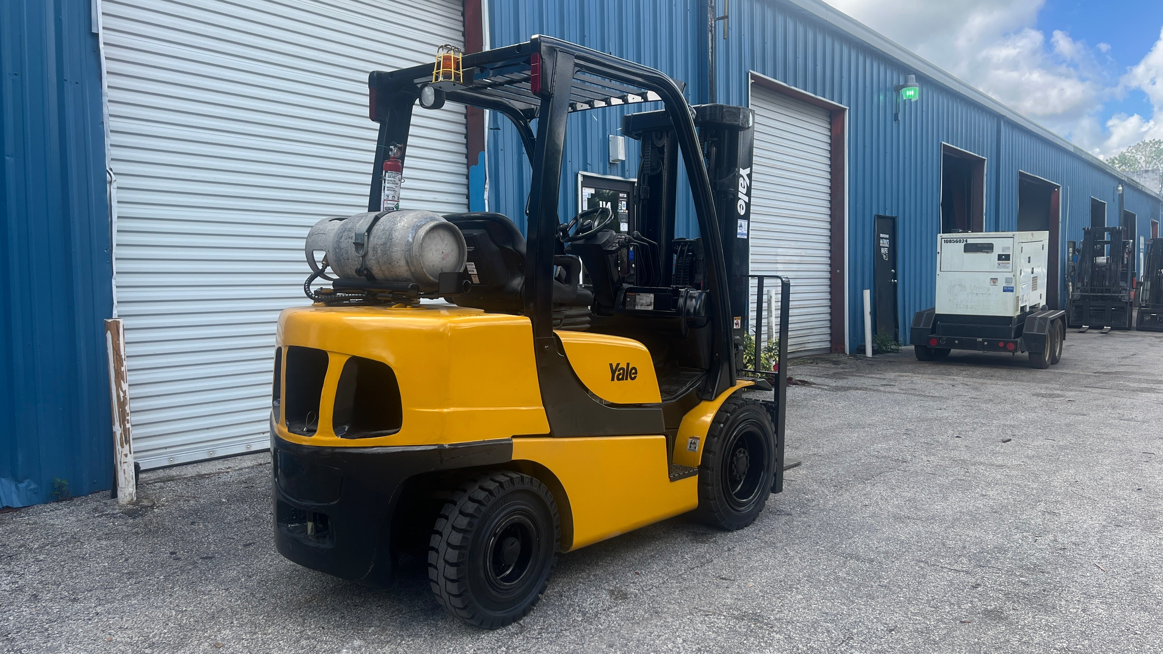 2016 Yale GLP060VX 6000 lb. LPG Forklift w/ Sideshift 189"H