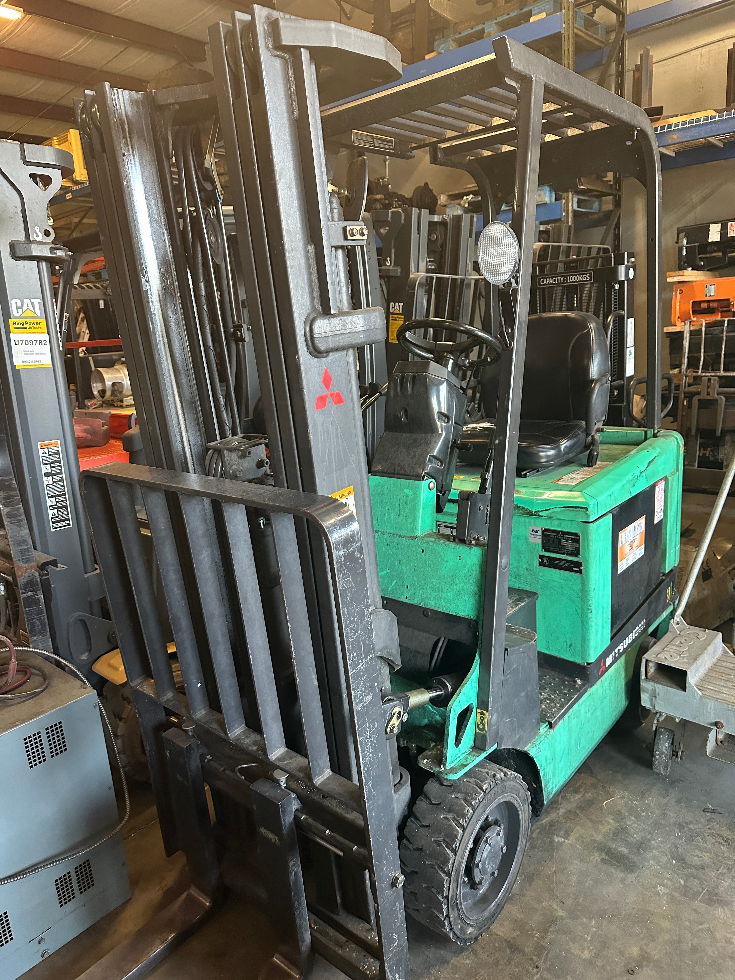 2005 Mitsubishi FGC15N Montacargas LPG de 3000 lb con desplazamiento lateral 187"H