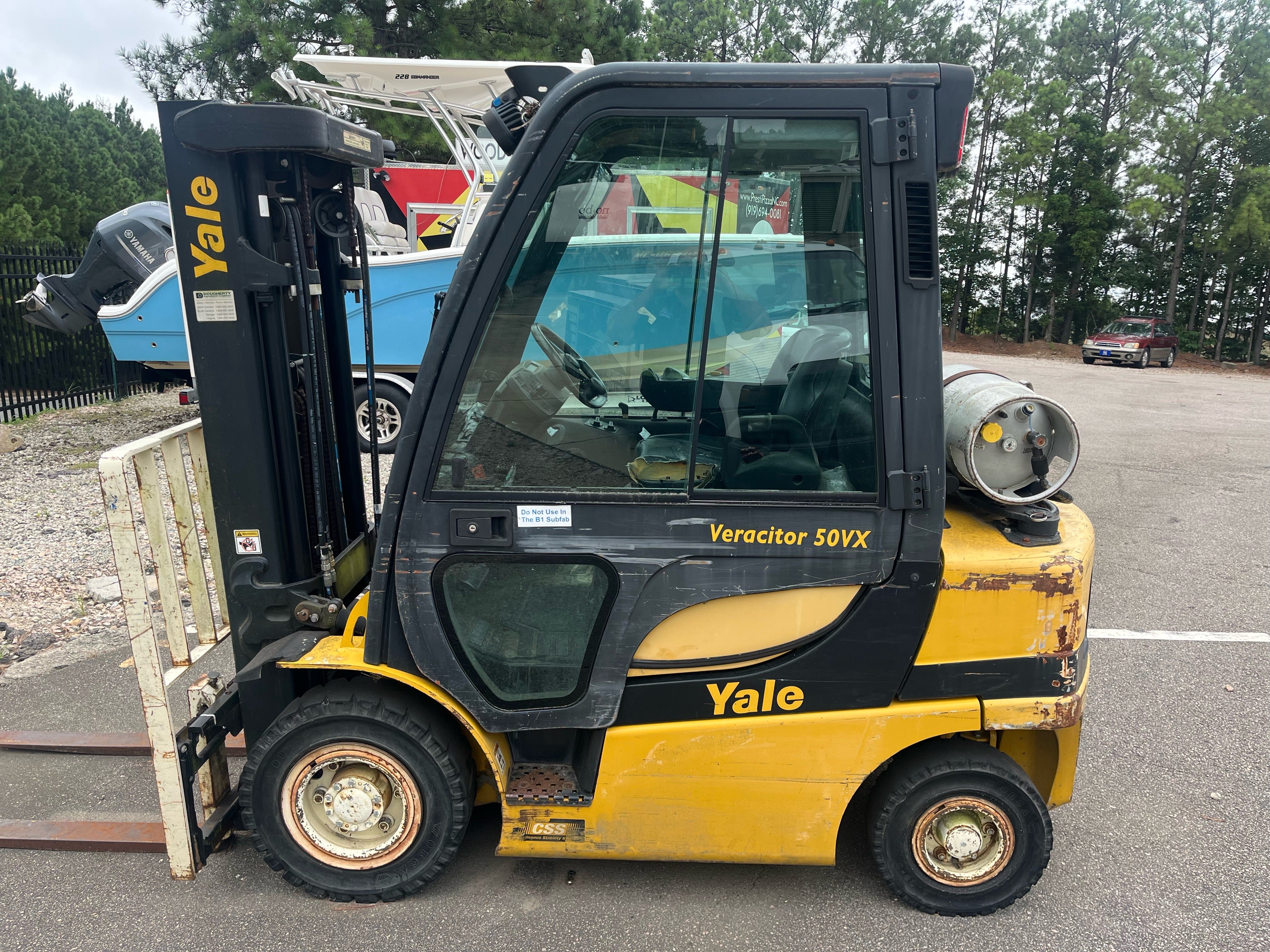 2015 Yale GLP050VX 5000 lb. LPG Forklift w/ Sideshift & Solid Pneumatic 189"H