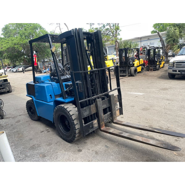 Clark C500-Y60D 6000 lb. Diesel Forklift w/ Sideshift & Solid Pneumatic Tires - Forklifts