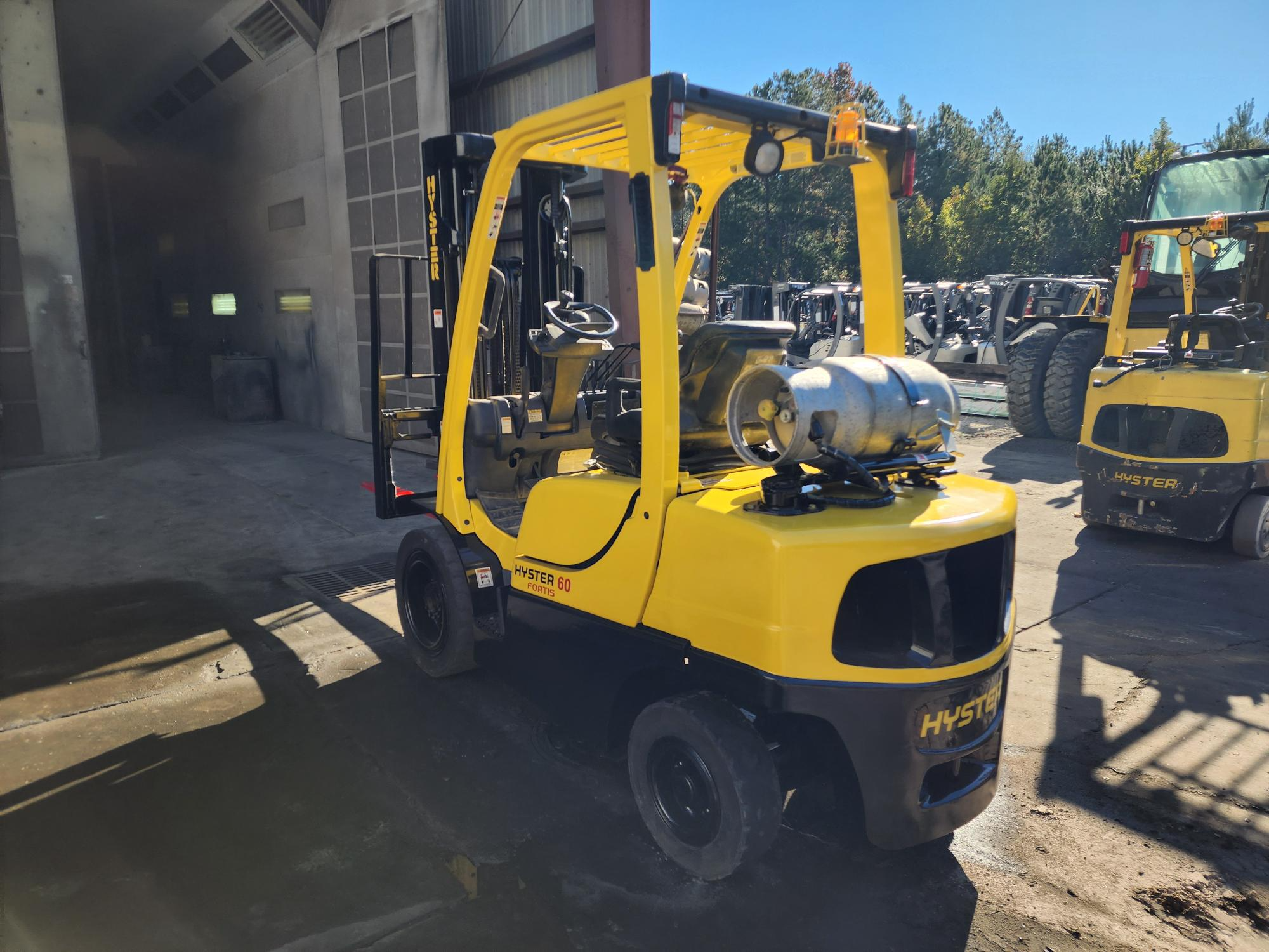2014 Hyster H60FT 6000 lb. LPG Forklift w/ Sideshift 187"H