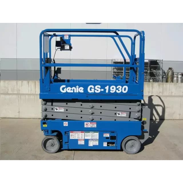 Genie GS - 1930 19’ Electric Scissor Lift Man Aerial Work Platform NEW BATTERIES - Forklifts