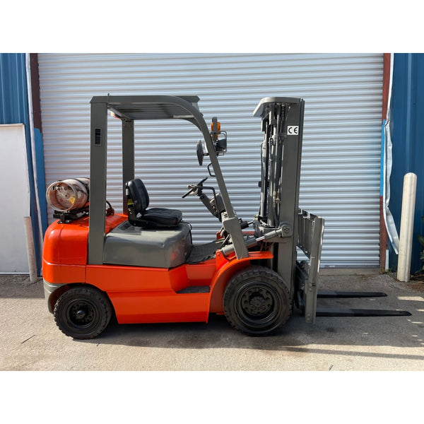 Heli CPYD - TY5 5000 lb. LPG Propane Forklift w/ Sideshift & Solid Pneumatic Tires 185’ - Forklifts