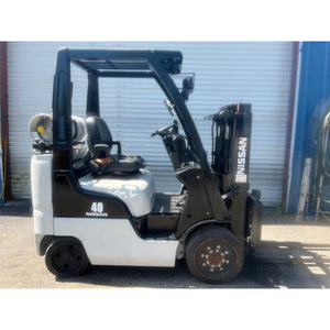 REFURBISHED 2008 Nissan MCP1F2A20LV 4000 lb. LPG Forklift w/ Sideshift 80H Truck Mast - Forklifts