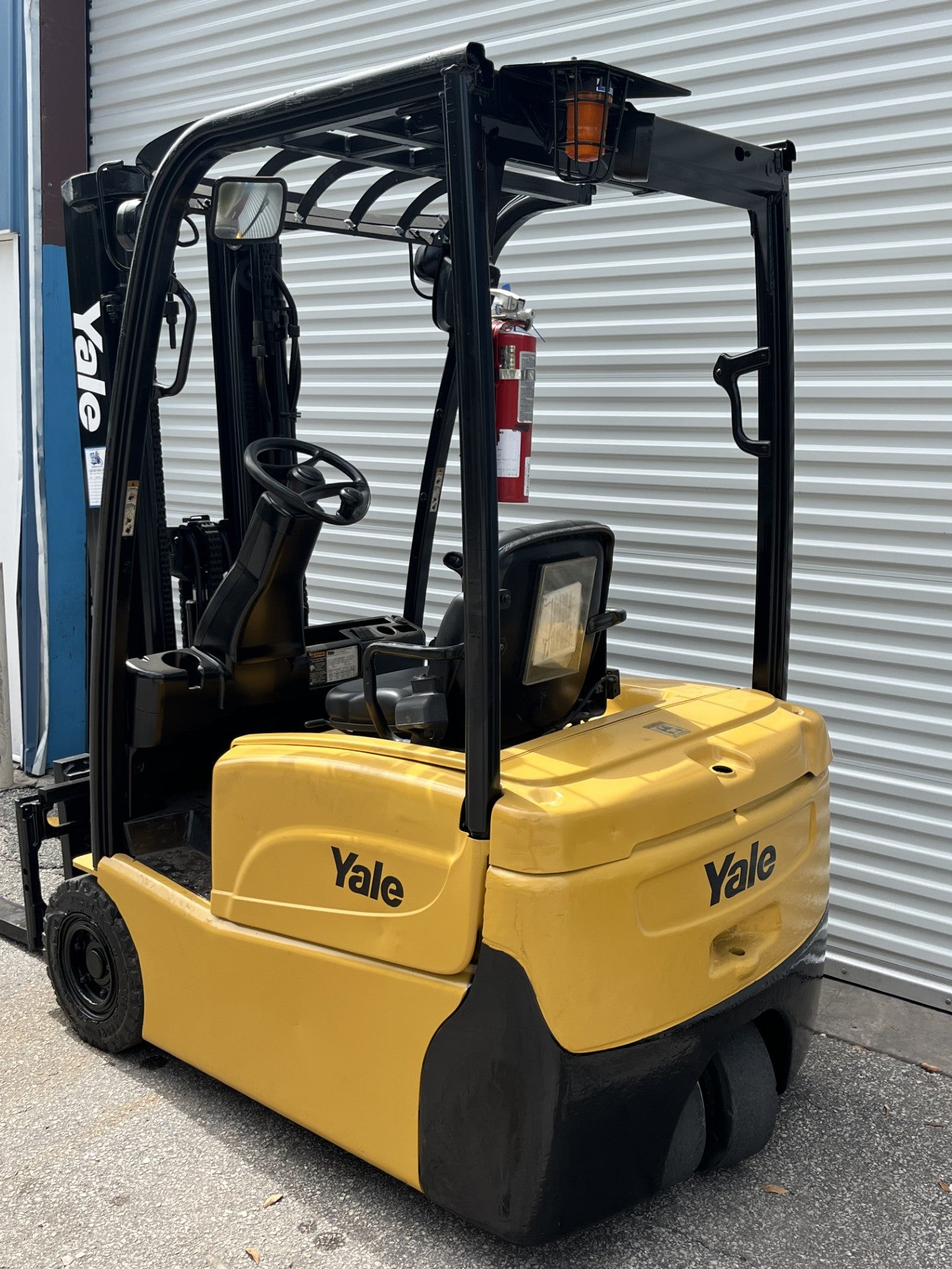 2015 Yale ERP030VT 3000 lbs. 36v Electric Forklift w/ Sideshift 187"H