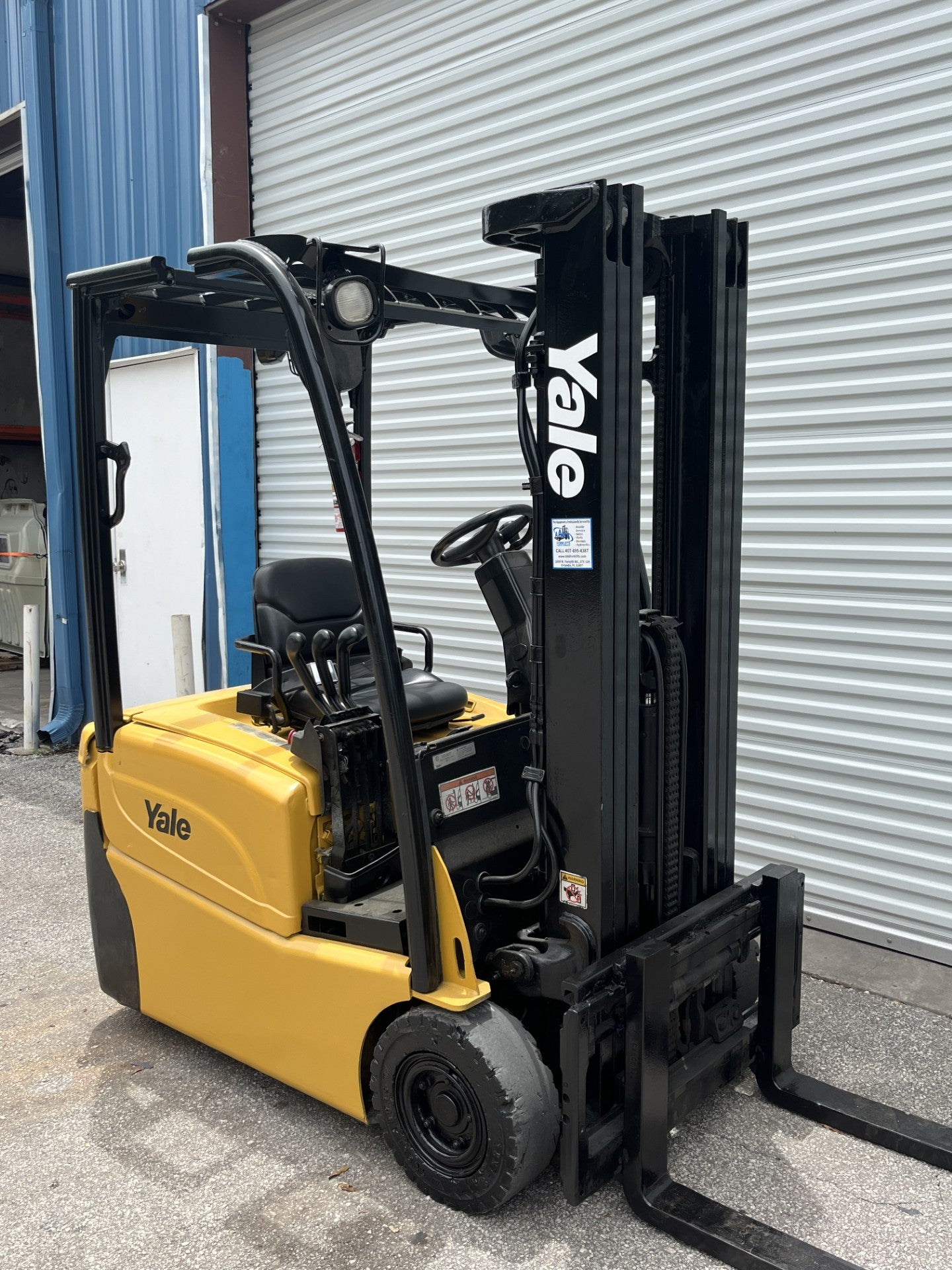 2015 Yale ERP030VT 3000 lbs. 36v Electric Forklift w/ Sideshift 187"H