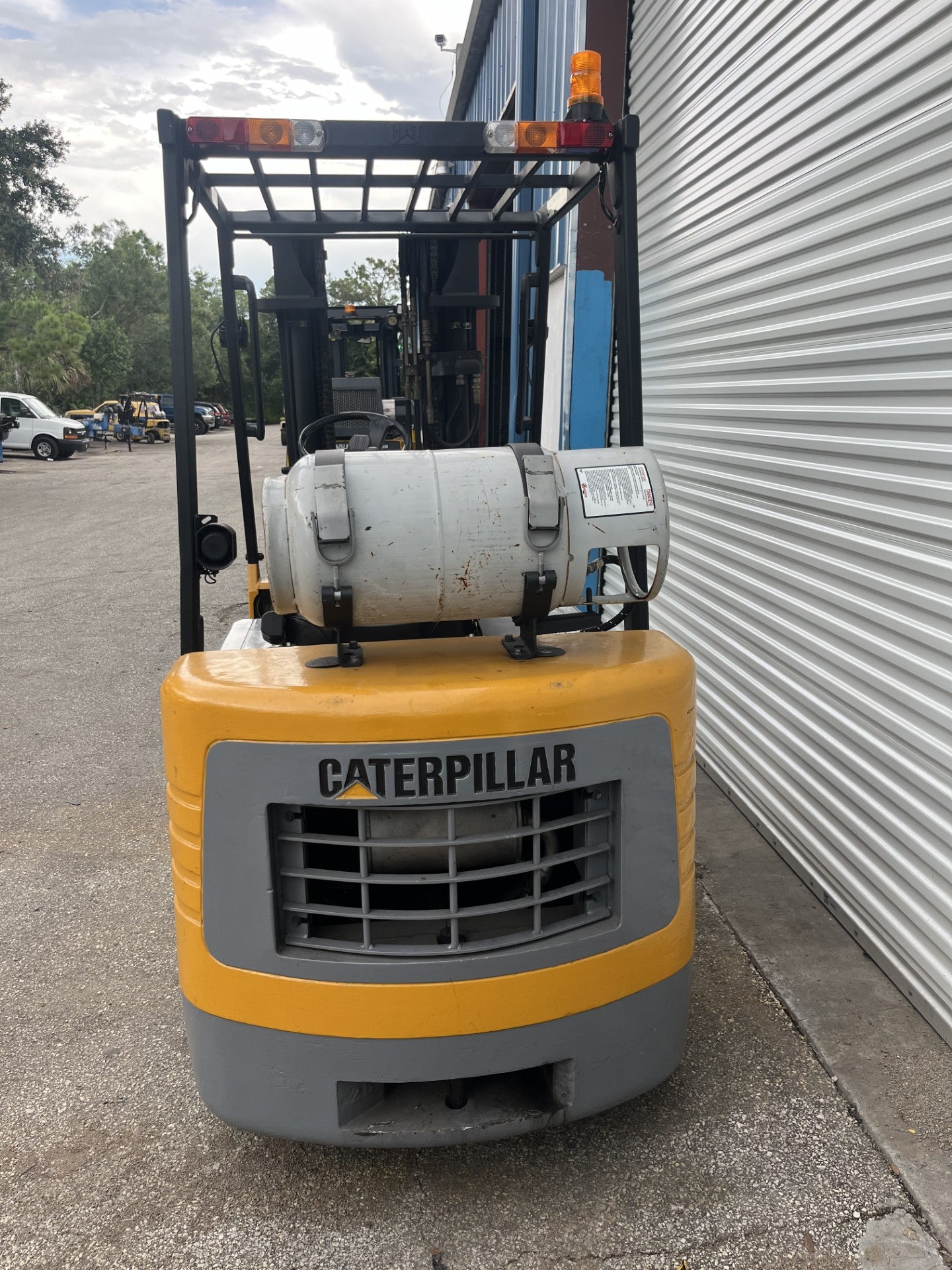 2001 Caterpillar GC25K Montacargas LPG de 5000 lb con desplazamiento lateral 189"H