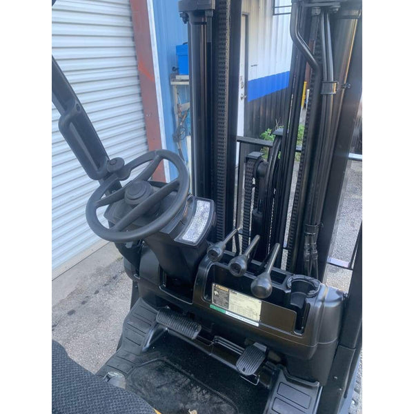 2007 Yale GLC060VX 6000 lb. LPG Forklift w/ Sideshift & Cushion Tires 199H - Forklifts