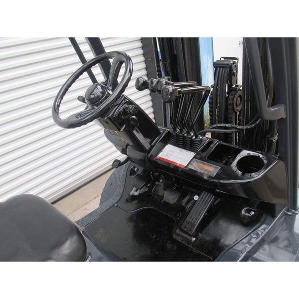 2009 Toyota 8FDU30 6000LBS Diesel Forklift w/ Sideshift 3-Stage 187H REFURB - Forklifts