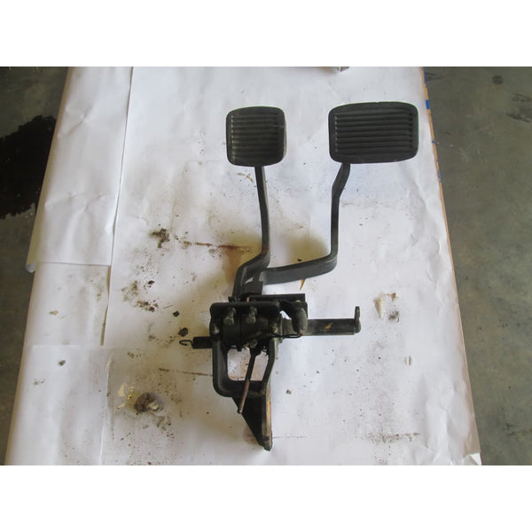 Caterpillar Gas And Brake Pedals - Parts