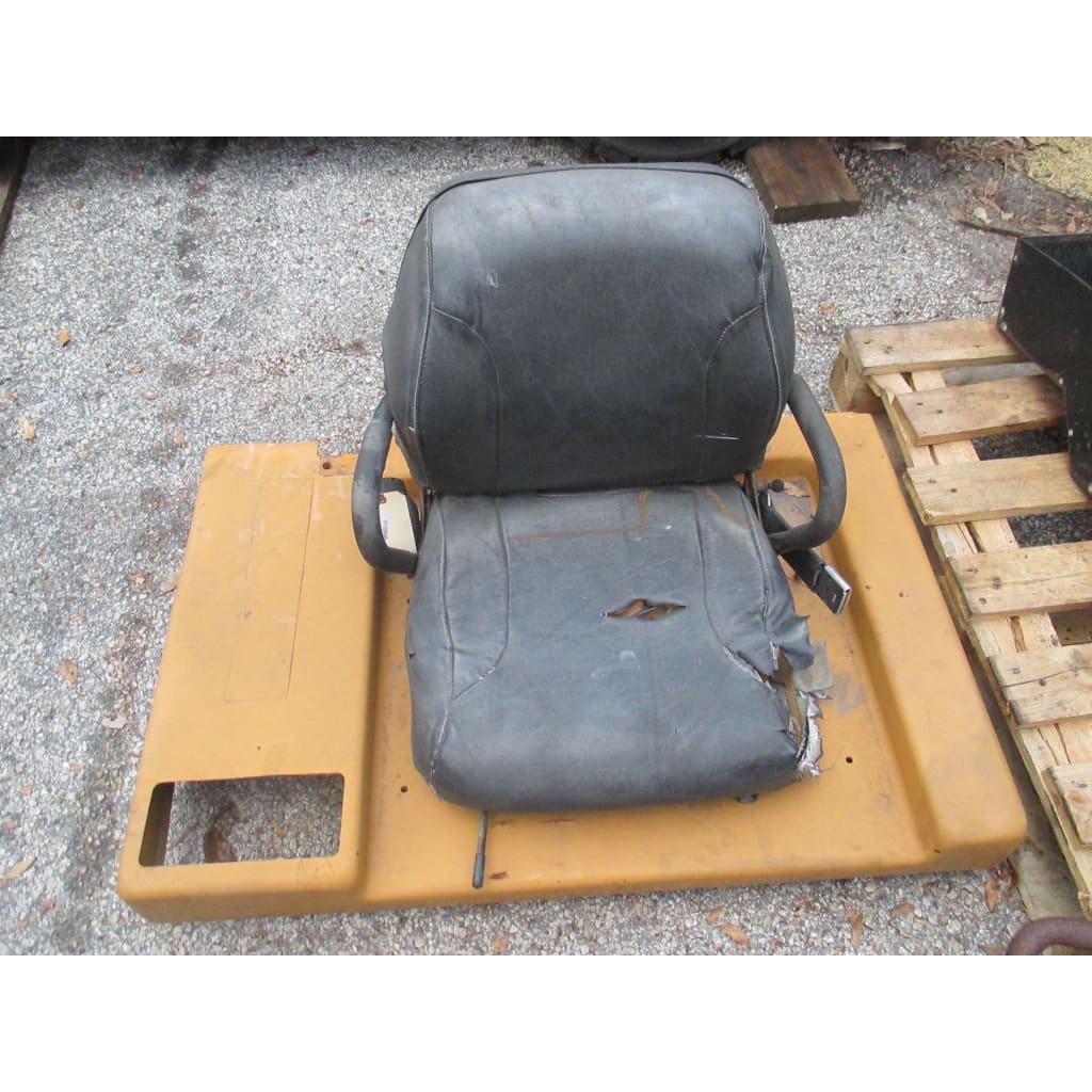 Caterpillar T40D 4000LBS Forklift Passenger Seat & Engine Cover Seat Bracket - Parts