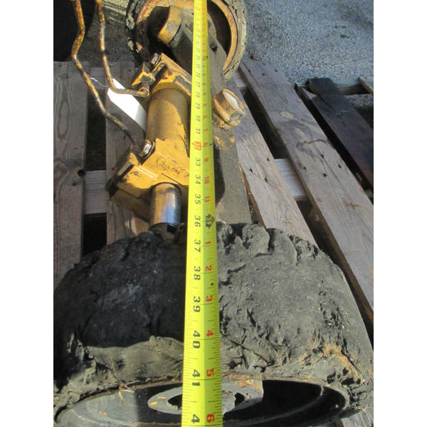 Caterpillar T40D 4000LBS Forklift Rear Steering Axle Shaft w/ Wheels Cat - Parts