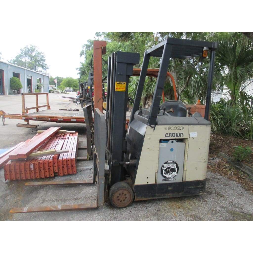 Crown RC3020-30 Electric Stand-Up Narrow Aisle Forklift Lift Truck 3000LBS 36V - Forklifts
